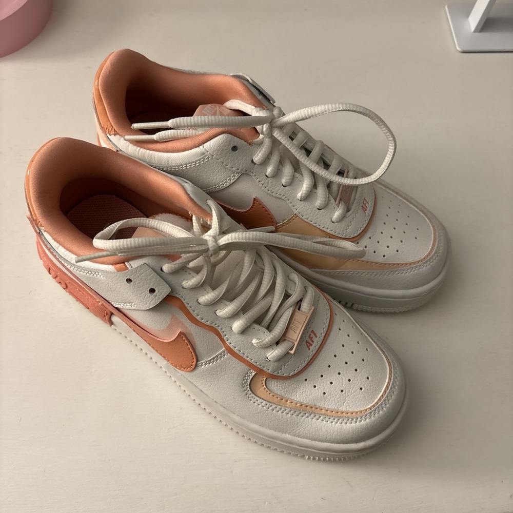 Nike Women’s Sneakers in White and Peach